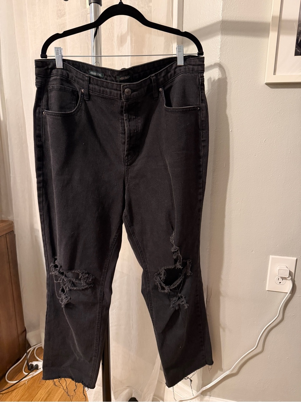 wild fable Black Distressed Relaxed Women’s Jeans SZ. 17